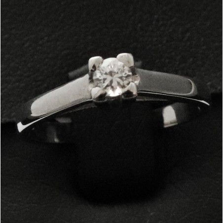 white gold ring with cubic zirconia stone