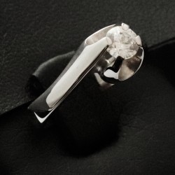 white gold ring with cubic zirconia