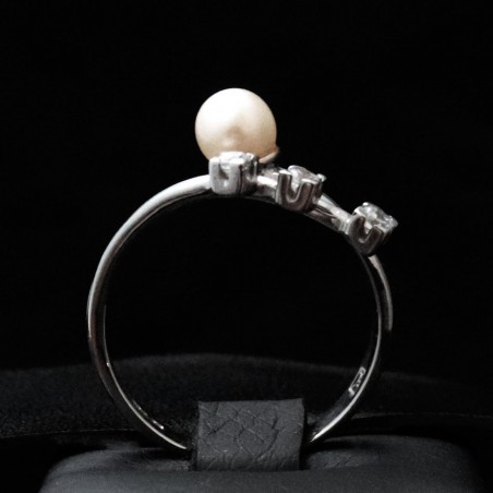 δαχτυλιδι λευκοχρυσο με πετρα απο μαργαριταρι και ζιργκον