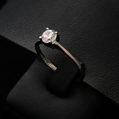 single stone ring with cubic zirconia stone