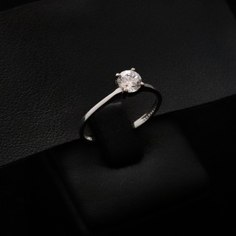 single stone ring with cubic zirconia stone