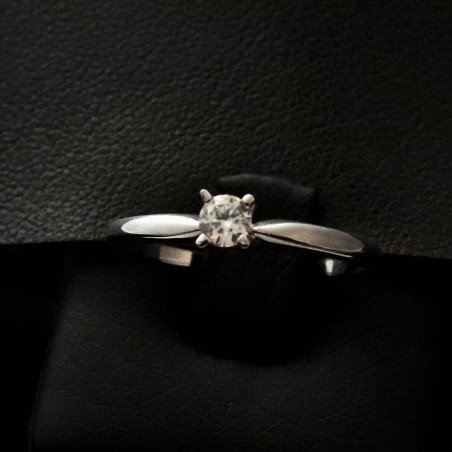 single stone ring with cubic zirconia stone