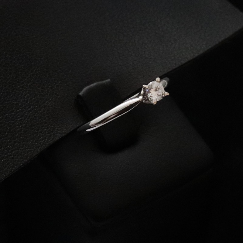 single stone ring with cubic zirconia stone