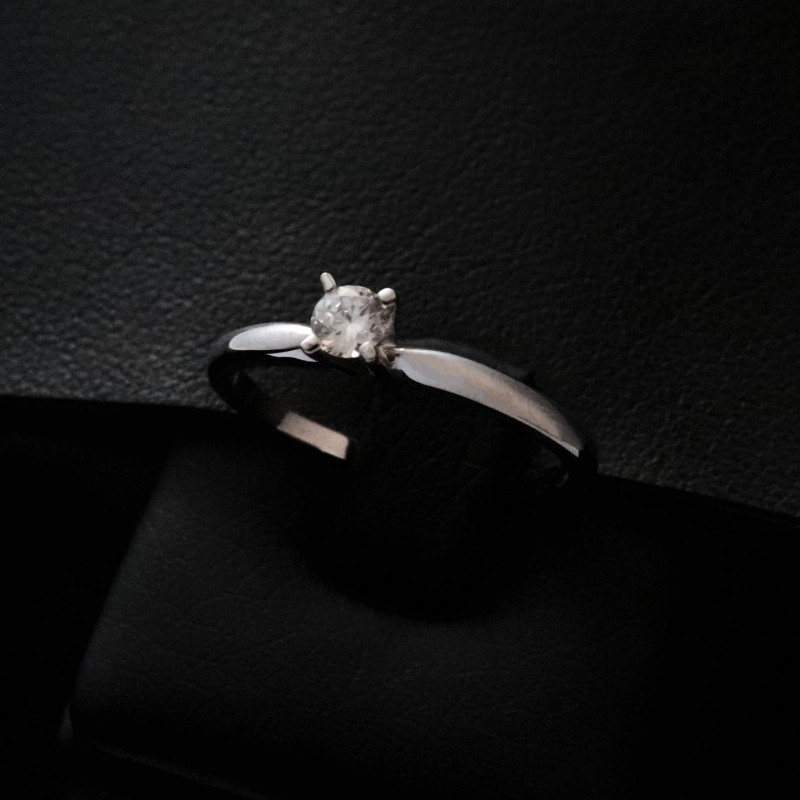 single stone ring with cubic zirconia stone