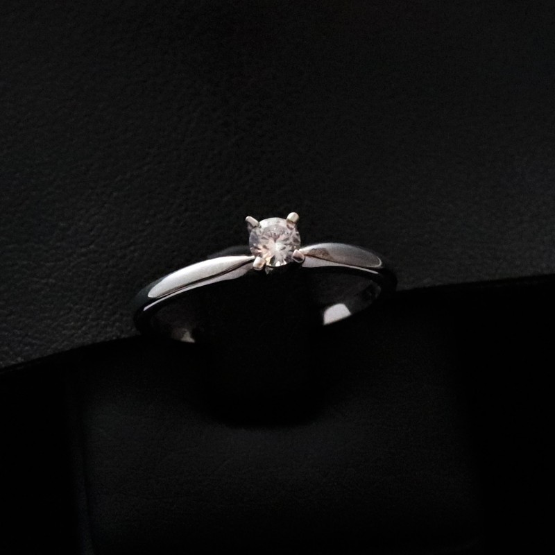 single stone ring with cubic zirconia stone