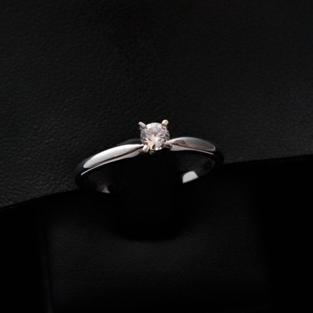 single stone ring with cubic zirconia stone