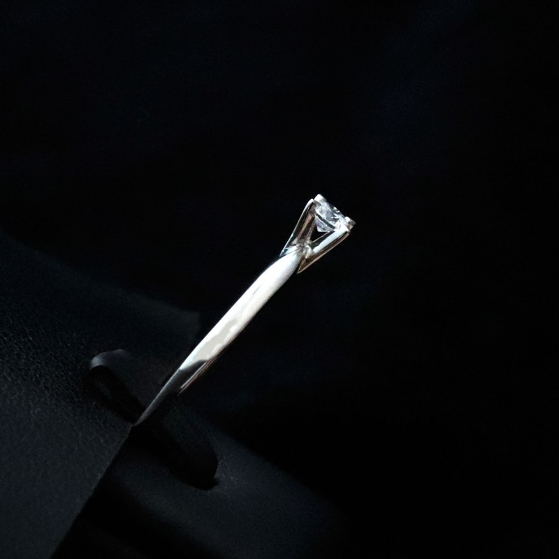 single stone ring with cubic zirconia stone