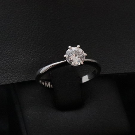 single stone ring with cubic zirconia stone