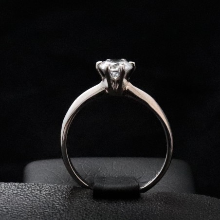 single stone ring with cubic zirconia stone