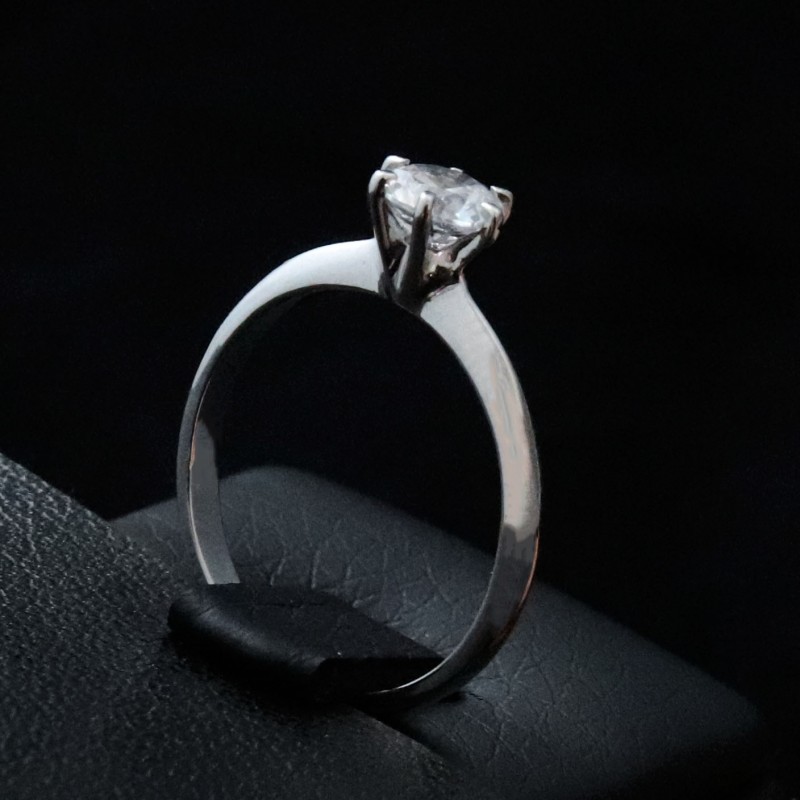 single stone ring with cubic zirconia stone