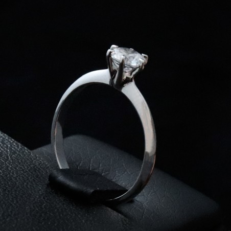 single stone ring with cubic zirconia stone