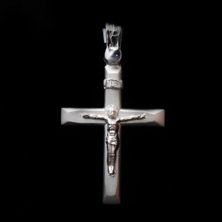 σταυρος ανδρικος με εσταυρωμενο