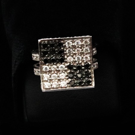white gold ring with cubic zirconia
