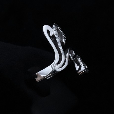 λευκοχρυσο δαχτυλιδι με σχεδιο