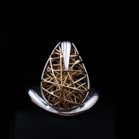 Λευκοχρυσο δαχτυλιδι με οβαλ χρυσο σχεδιο