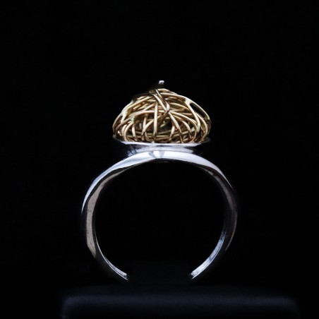 Λευκοχρυσο δαχτυλιδι με οβαλ χρυσο σχεδιο