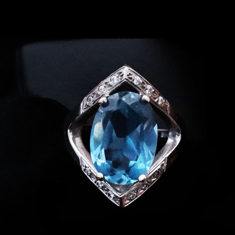 λευκοχρυσο δαχτυλιδι με πετρα aquamarine