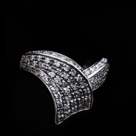 λευκοχρυσο δαχτυλιδι με πετρες ζιργκον