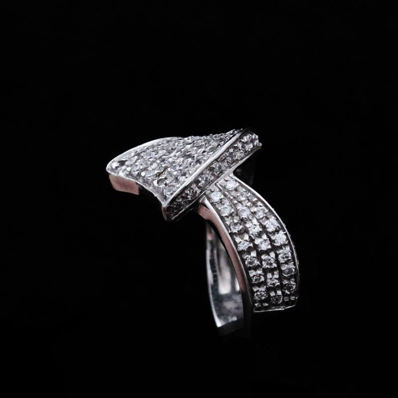 λευκοχρυσο δαχτυλιδι με πετρες ζιργκον