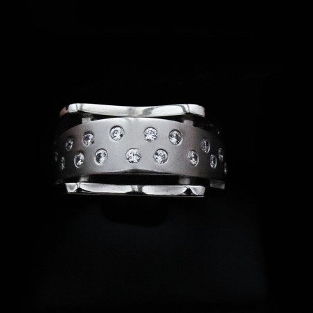 white gold ring with cubic zirconia stones