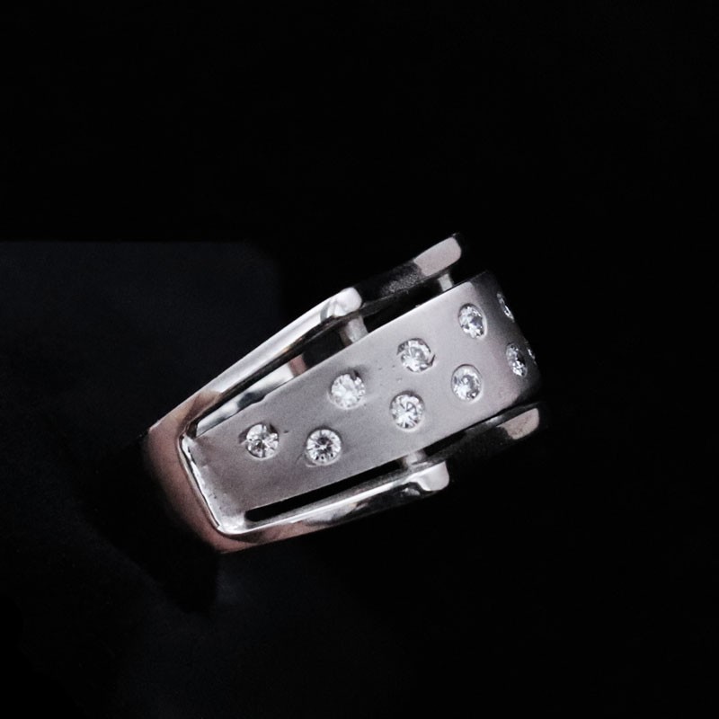 white gold ring with cubic zirconia stones