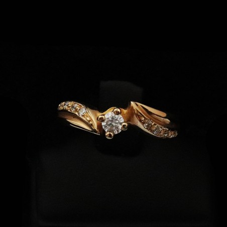 gold ring with cubic zirconia stones
