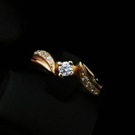 gold ring with cubic zirconia stones