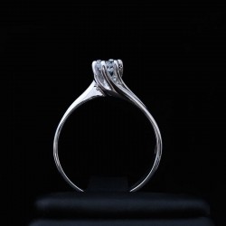 single stone ring with cubic zirconia stone 2