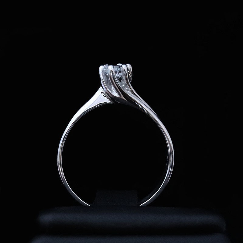 single stone ring with cubic zirconia stone