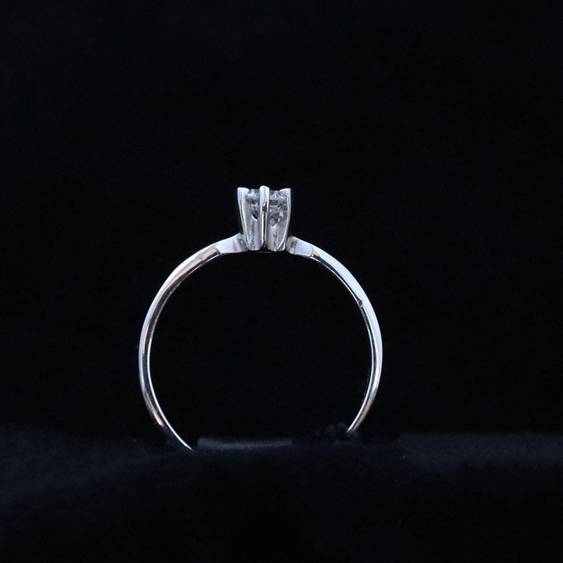 single stone ring with cubic zirconia stone