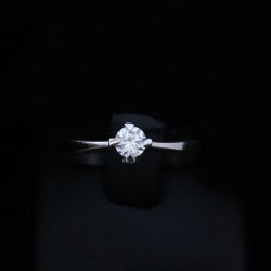 single stone ring with cubic zirconia stone