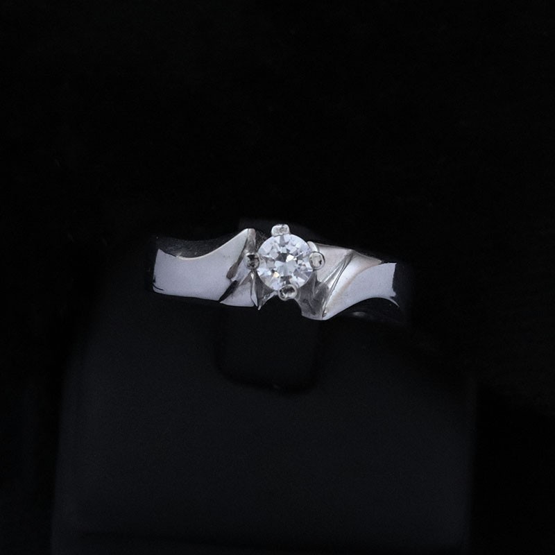 single stone ring with cubic zirconia stone