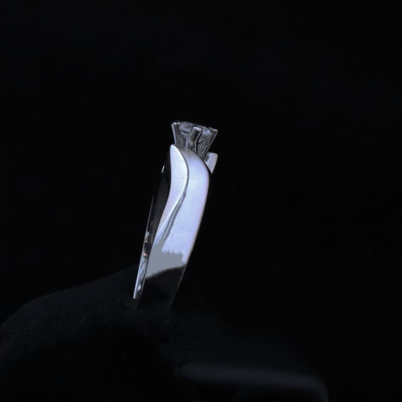 single stone ring with cubic zirconia stone