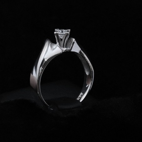 single stone ring with cubic zirconia stone