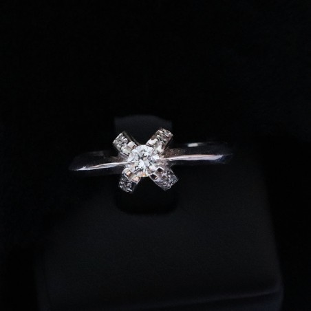 single stone ring with cubic zirconia stone
