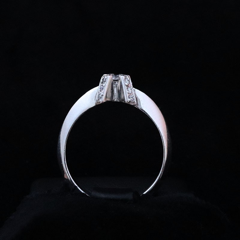 single stone ring with cubic zirconia stone