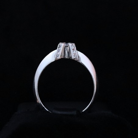 single stone ring with cubic zirconia stone