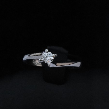 single stone ring with cubic zirconia stone