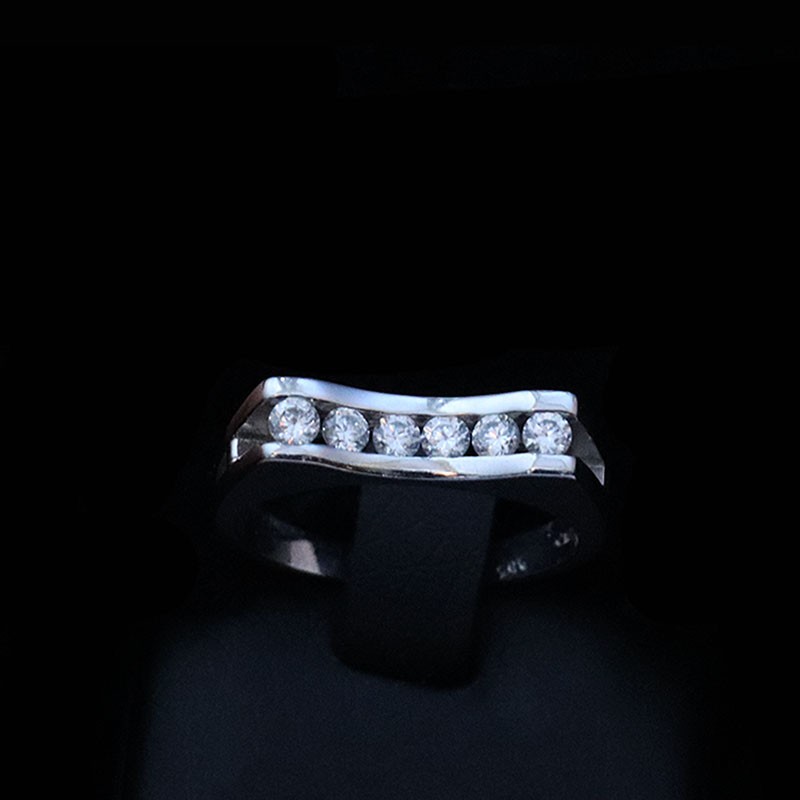 white gold ring with cubic zirconia stone