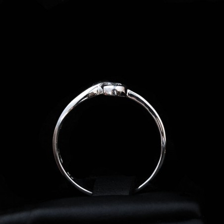 white gold ring with cubic zirconia stone