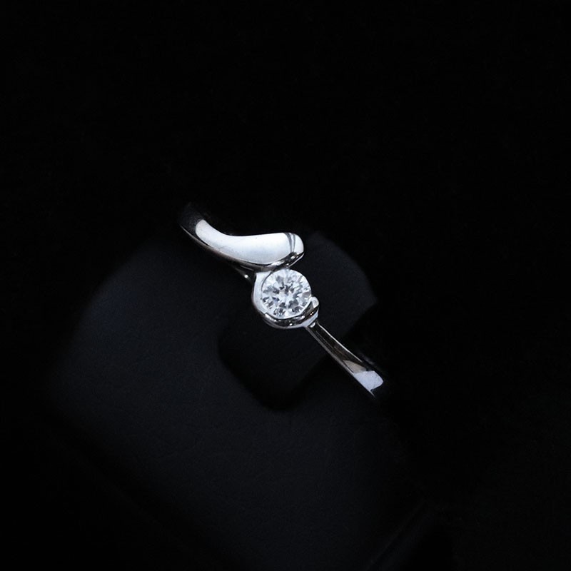 white gold ring with cubic zirconia stone