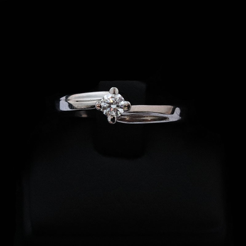 white gold ring with cubic zirconia stone