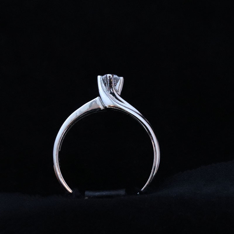 white gold ring with cubic zirconia stone