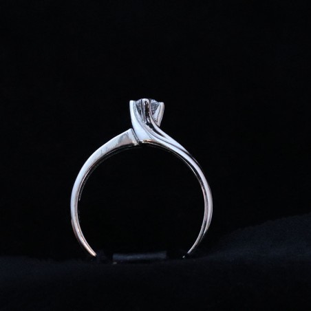 white gold ring with cubic zirconia stone