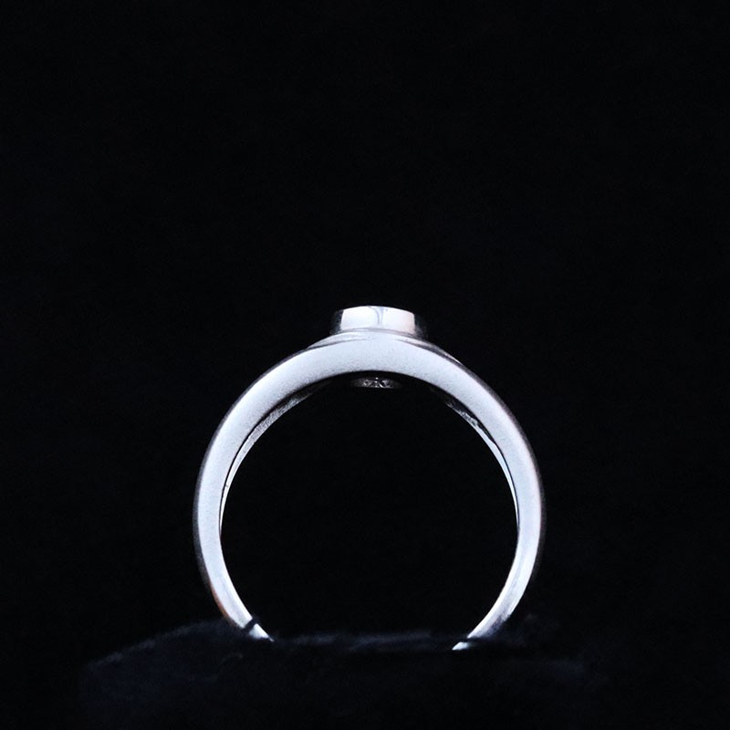 white gold ring with cubic zirconia stone