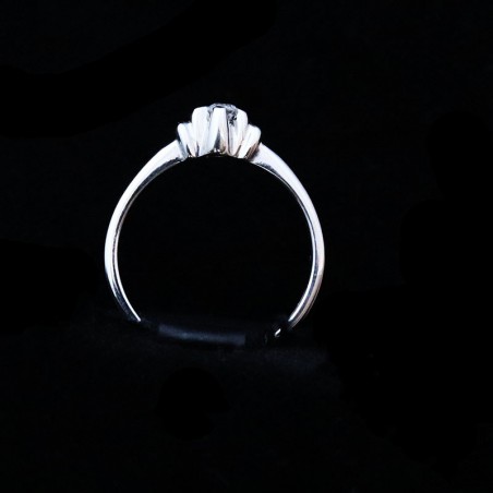 White gold ring with cubic zirconia stone