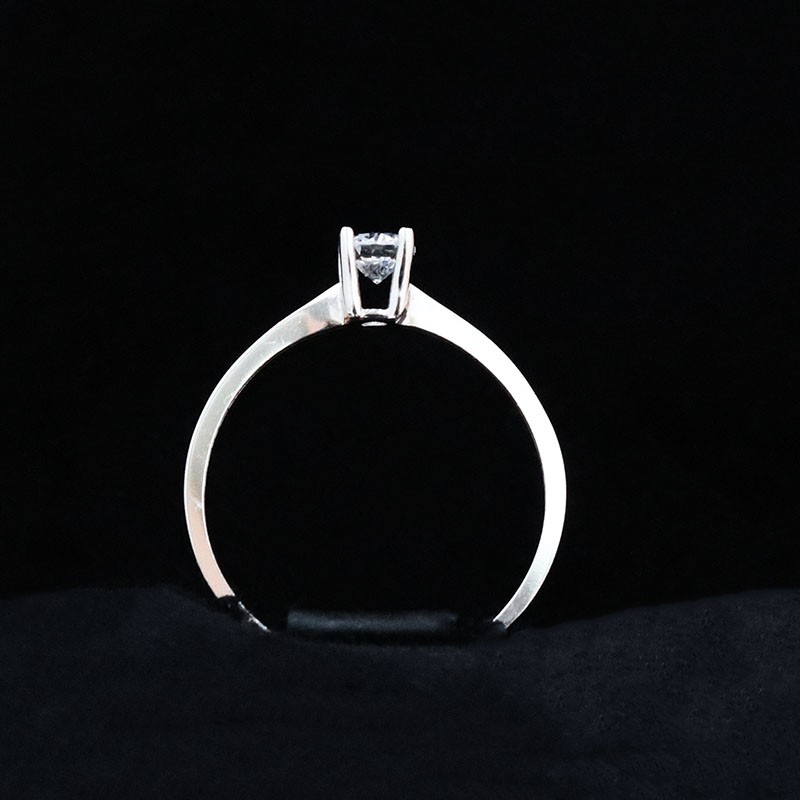 White gold ring with cubic zirconia stone