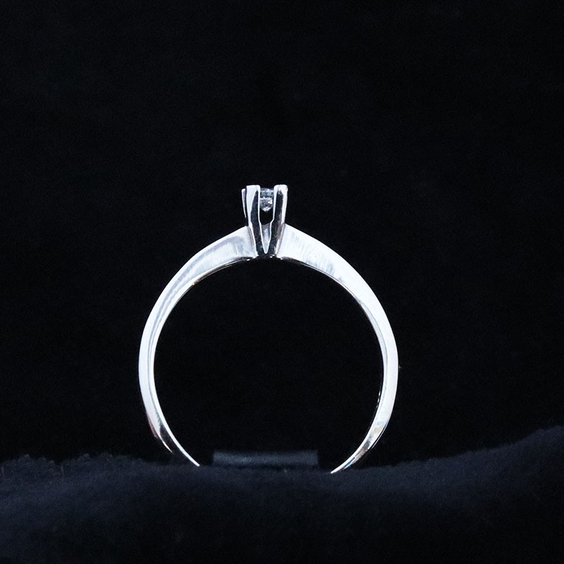 λευκοχρυσο μονοπετρο με ζιργκον