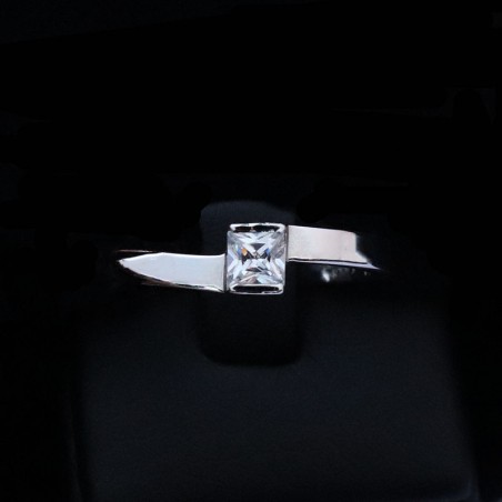 λευκοχρυσο δαχτυλιδι με ζιργκον