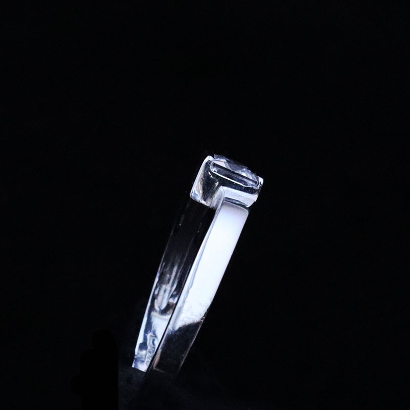 λευκοχρυσο δαχτυλιδι με ζιργκον